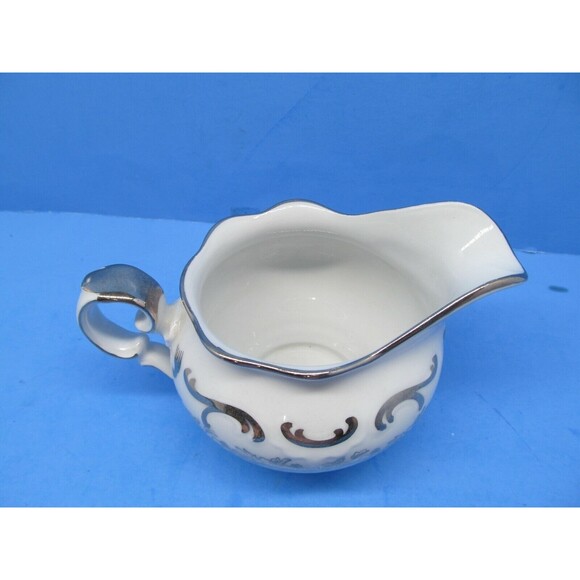 Cathedral Bridal Rose Bavaria West Germany 10 OZ Creamer In Excellent Condition - Picture 2 of 9